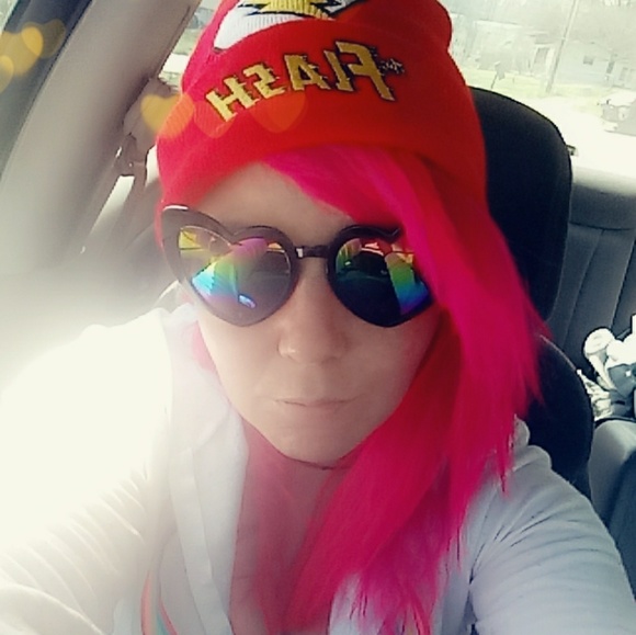 Meet your Queen, Taylor - Picture 7 of 8